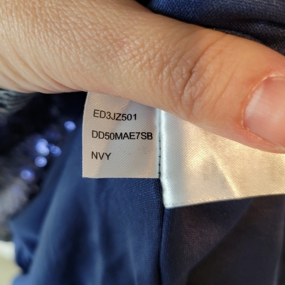 NWT DKNY Long Sleeve Side-Ruched Sequin Gown in Navy Size 6 - Picture 16 of 16